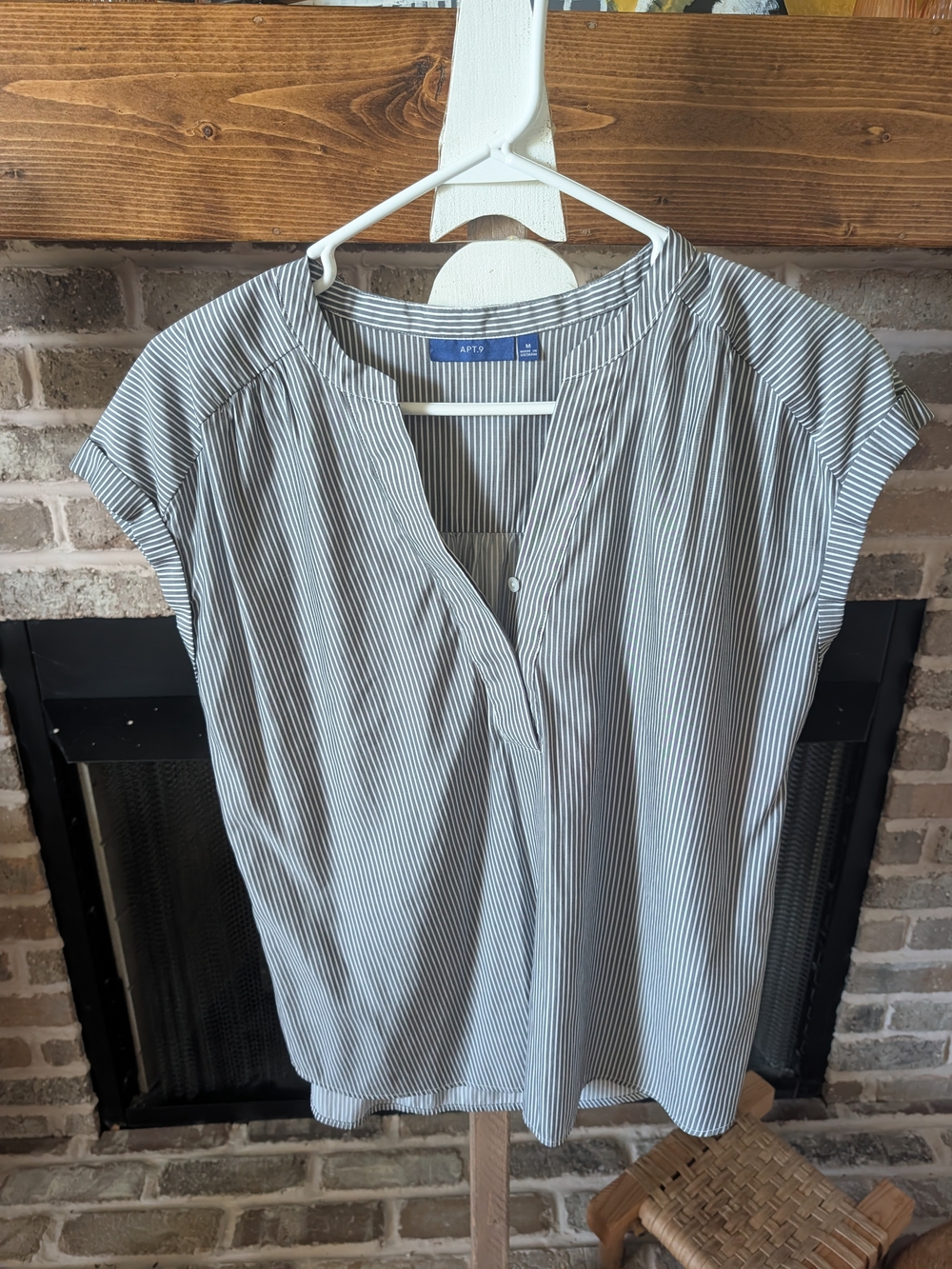 Apt. 9 Gray and White Pinstripe V-Neck Cap Sleeve Blouse
